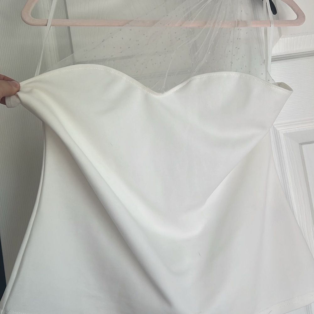 Elegant White Strapless Top